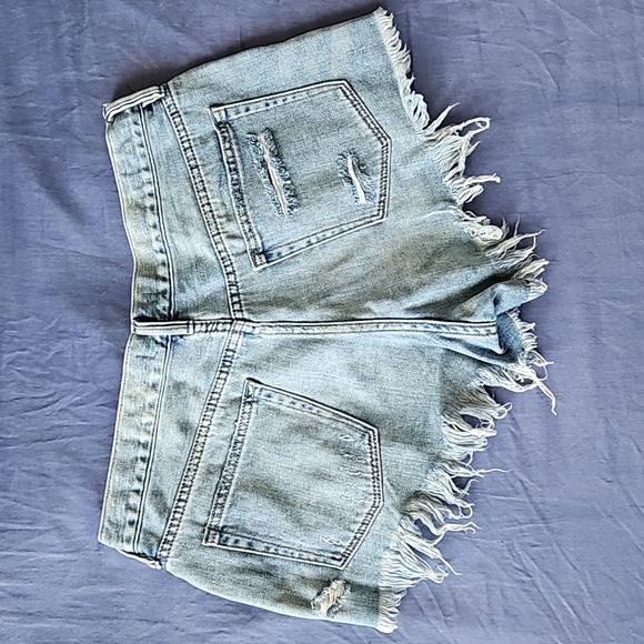 Free People We The Free Loving Good Vibrations Denim Cutoff Shorts Blue 29 - Picture 2 of 8